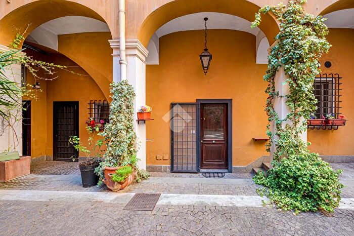 Appartamento trilocale in vendita in Via di Ripetta, Roma