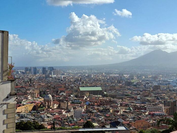 Appartamento bilocale in affitto in Via Pedamentina San Martino, Vomero, Napoli