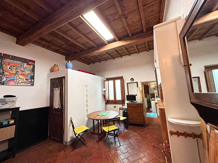 Appartamento trilocale in affitto in Via del Campuccio, San Frediano, Firenze