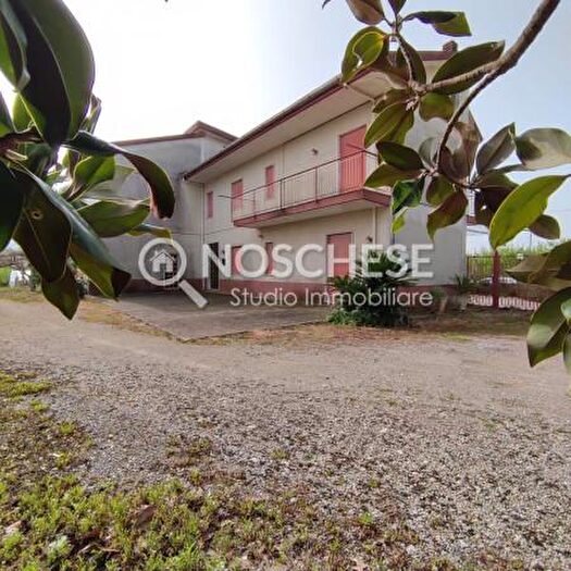 Casa con 6 locali in vendita in Via Dottor Gerardo Napoletano, San Cipriano Picentino