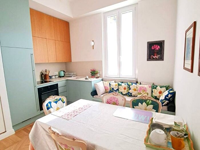 Appartamento trilocale in affitto in Corso San Gottardo, Milano