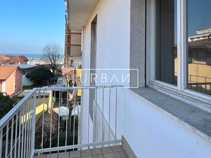 Appartamento trilocale in vendita in Via Ala, BellariaIgea Marina