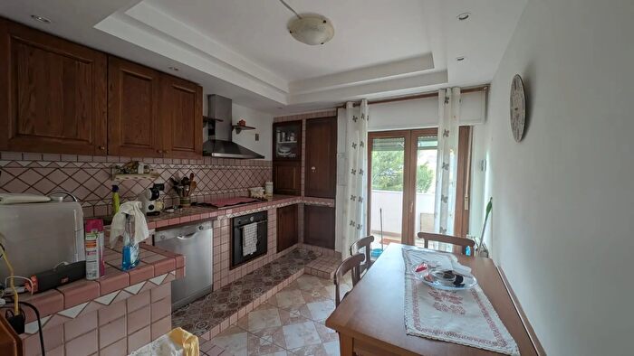 Appartamento trilocale in vendita in Via Giovan Battista Pergolesi, Crotone