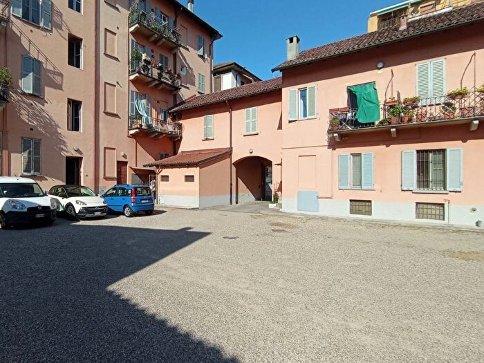 Appartamento bilocale in affitto in Corso Alessandro Manzoni, Stazione Ticinello, Pavia