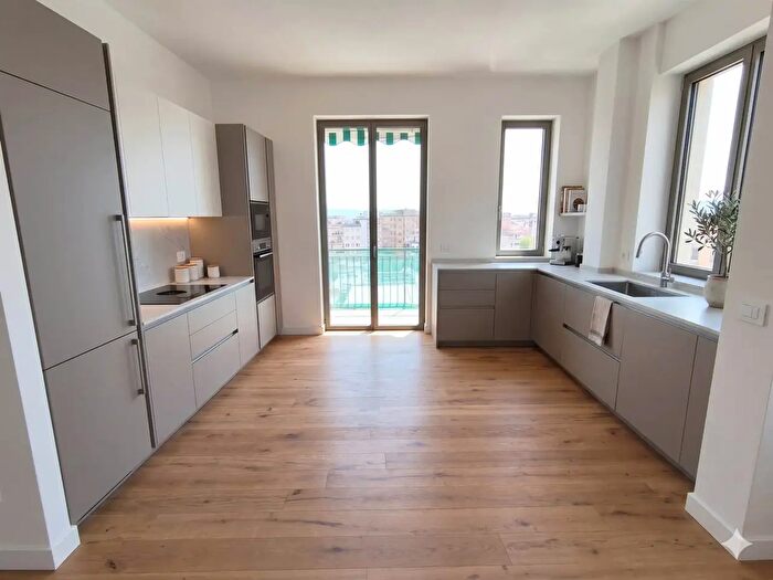 Appartamento trilocale in vendita in Via di Novoli, Firenze