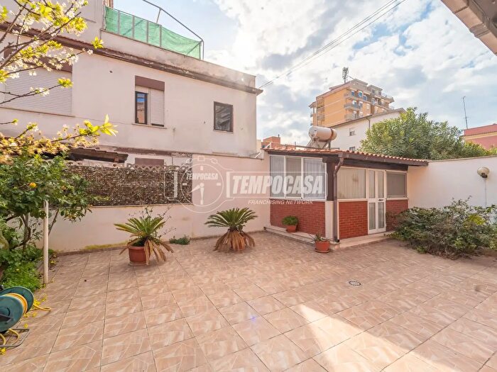 Appartamento trilocale in vendita in Via Palermo, Ladispoli