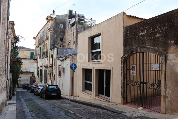 Casa trilocale in vendita in Via Giordano Bruno, Noto