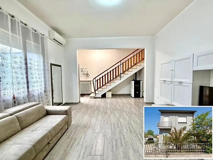 Casa con 5 locali in vendita in Via Folicaldi, Ravenna