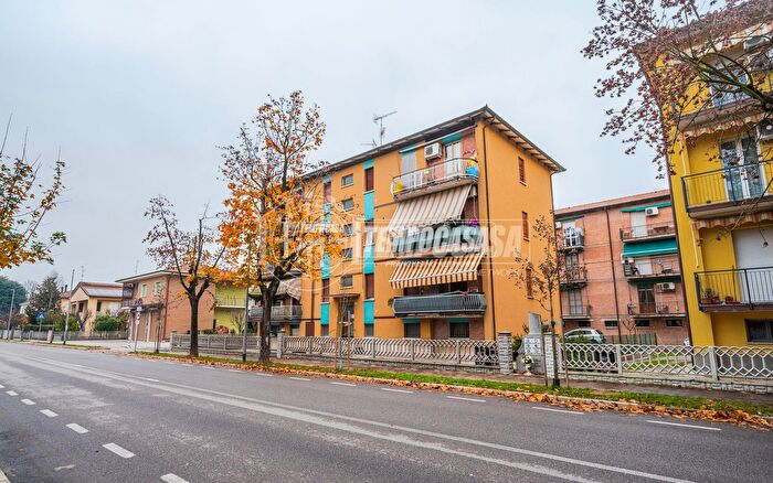 Appartamento trilocale in vendita in Via Galliera Sud, San Pietro In Casale