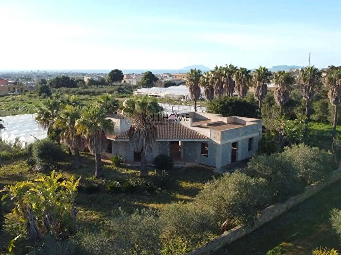 Casa quadrilocale in vendita in Contrada Cardilla, Marsala