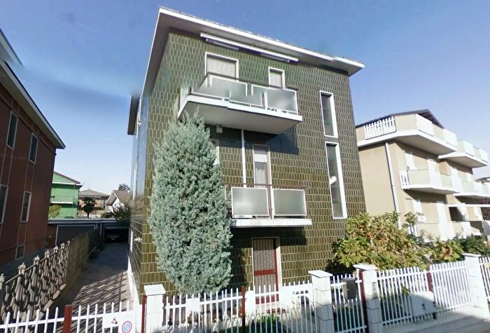 Appartamento trilocale in vendita in Via Grandi, Pieve Emanuele