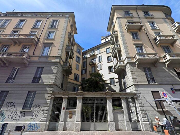 Appartamento trilocale in affitto in Via Claudio Monteverdi, Buenos Aires, Milano