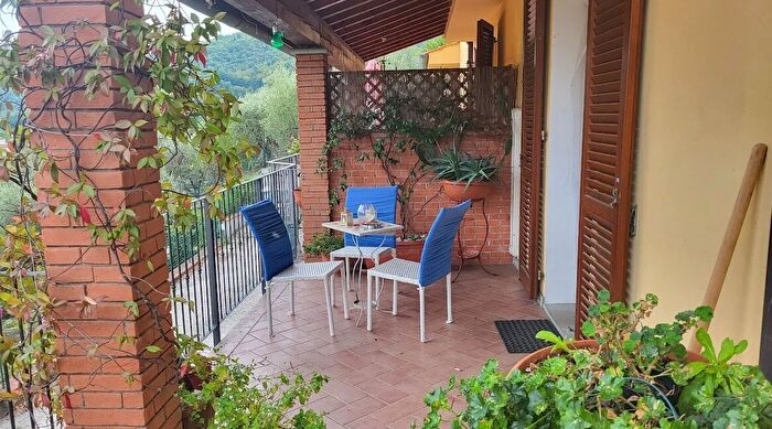 Appartamento quadrilocale in vendita in Via Le Piana Mercatale Ceraio Vernio Unione dei Comuni Val di Bisenzio Prato Toscana Italia, Vernio