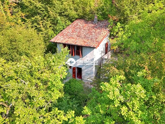 Casa bilocale in vendita in Località Verzellina, Gargnano