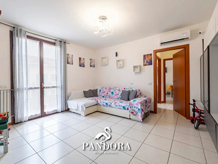 Appartamento quadrilocale in vendita in Via EFermi, Arsago Seprio