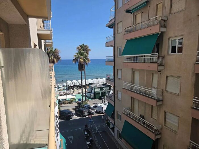 Appartamento quadrilocale in vendita in Via Don Piccagli, Alassio