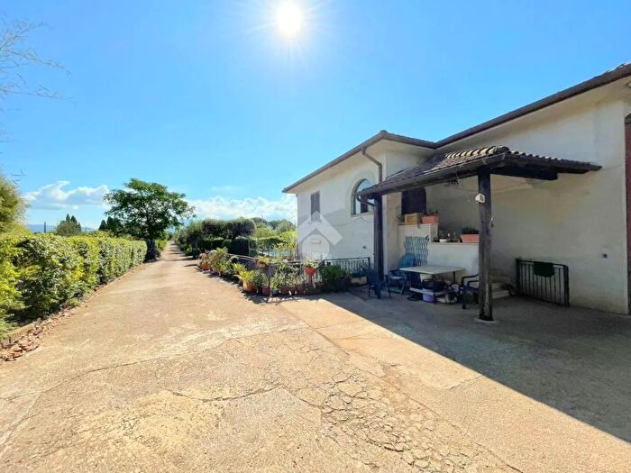 Casa con 5 locali in vendita in Via dei Fienili, Velletri