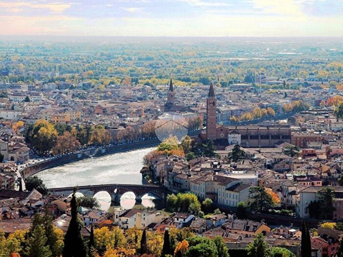 Appartamento quadrilocale in affitto in Via Aurelio Saffi, San Zeno, Verona