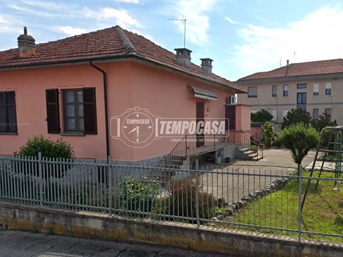 Casa quadrilocale in vendita in Via Lunga, Villastellone