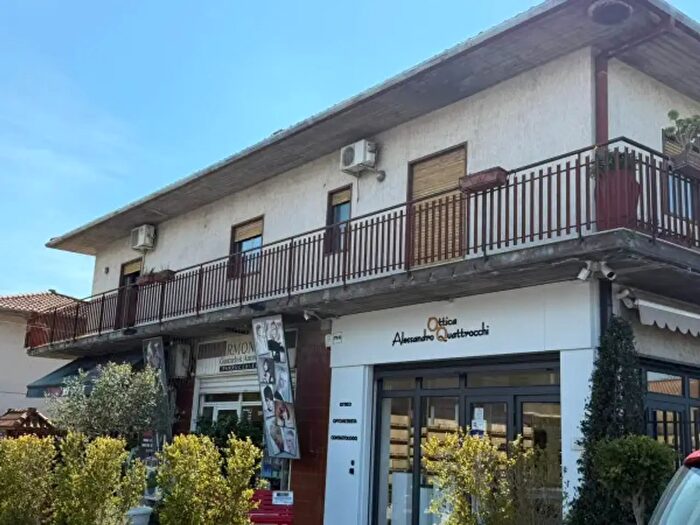 Appartamento con 6 locali in vendita in Via Giuseppe Motta, San Giovanni La Punta