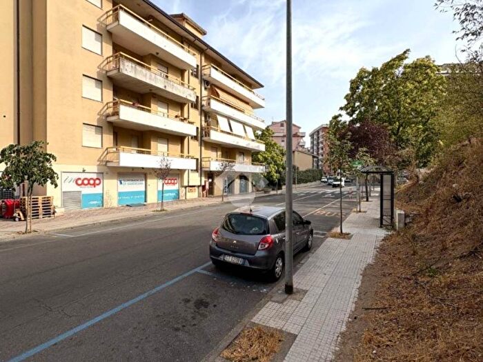 Appartamento con 5 locali in affitto in Via Peppino Catte, Centro, Nuoro