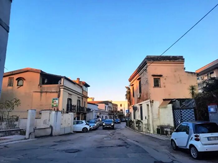 Appartamento trilocale in vendita in Via Altofonte, Palermo