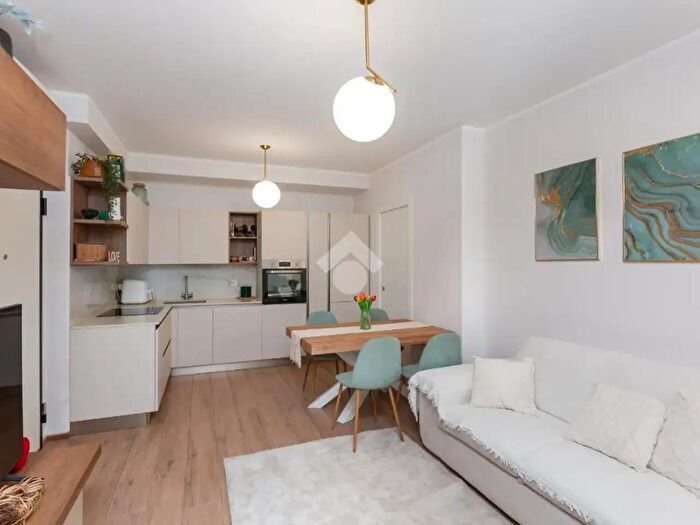 Appartamento trilocale in vendita in Via Asinari di Bernezzo, Torino