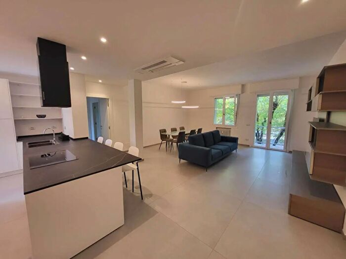 Appartamento quadrilocale in affitto in Modena