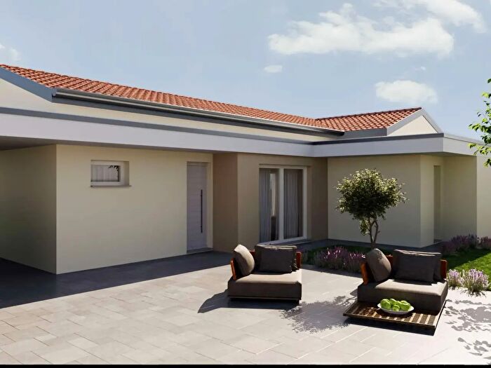 Casa quadrilocale in vendita in Valeggio Sul Mincio