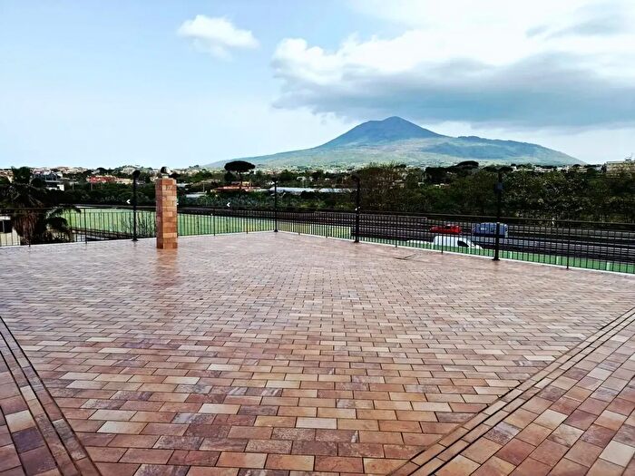 Appartamento trilocale in vendita in Trecase