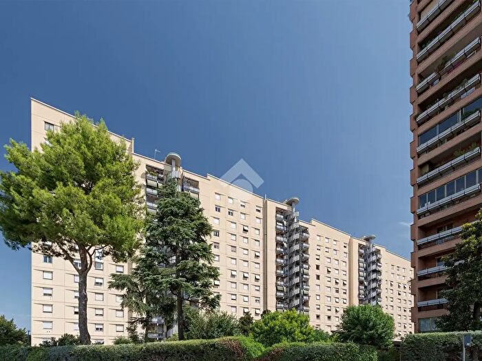 Appartamento quadrilocale in vendita in Via Valentino Banal, Roma