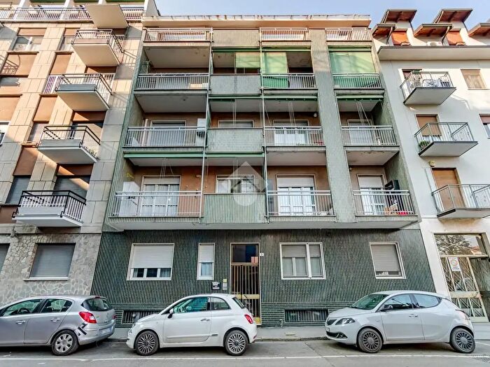 Appartamento trilocale in vendita in Via Custoza, Sesto San Giovanni