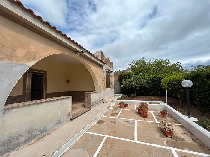 Casa quadrilocale in vendita in Via Ormeggio, Noto