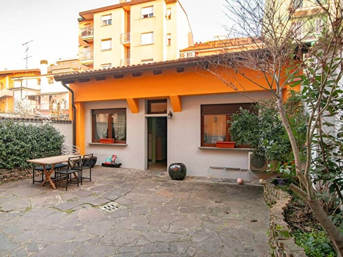 Appartamento trilocale in affitto in Via Ugo Foscolo, Rondinella Stazione, Sesto San Giovanni