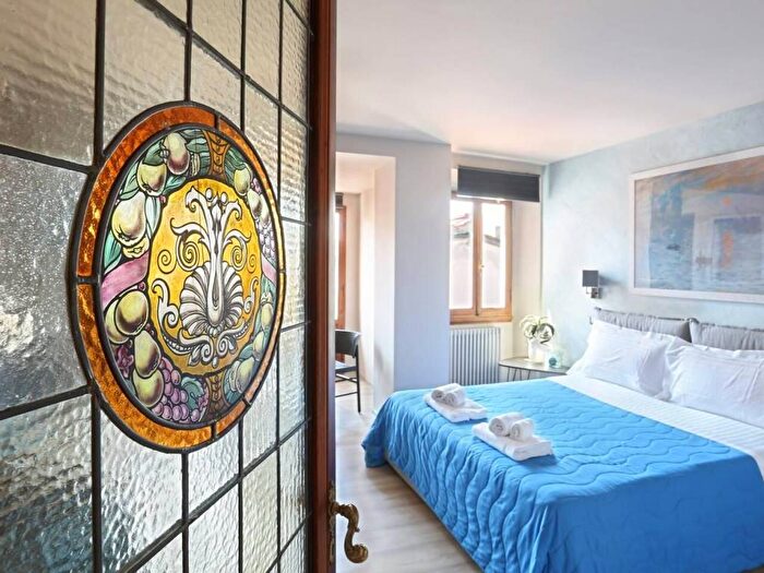 Appartamento trilocale in affitto in Via della Scala, Borgo Ognissanti Il Prato, Firenze