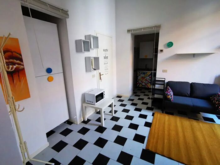 Appartamento bilocale in affitto in Viale Dante Alighieri, Novara