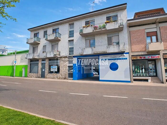 Appartamento trilocale in vendita in Viale Alessandro Volta, Novara