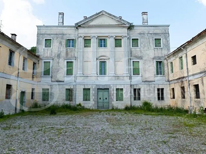 Casa con 5 locali in vendita in Bagnaria Arsa
