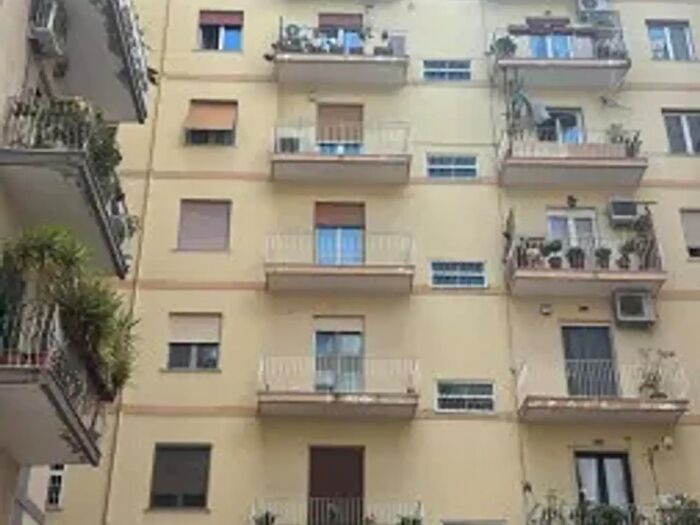Appartamento con 5 locali in vendita in Via Giuseppe Capaldo, Napoli