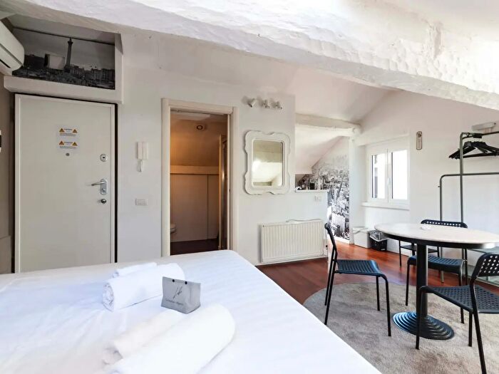 Appartamento monolocale in affitto in Corso Como, Milano