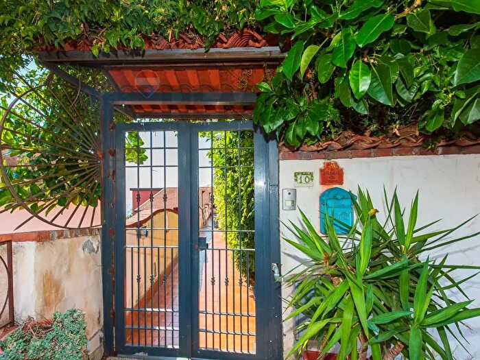 Casa quadrilocale in vendita in Via Vampolieri, Aci Catena