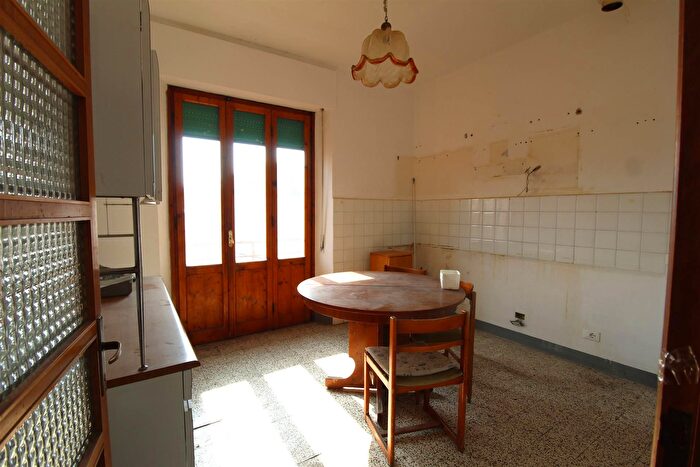 Appartamento con 5 locali in vendita in Poggibonsi