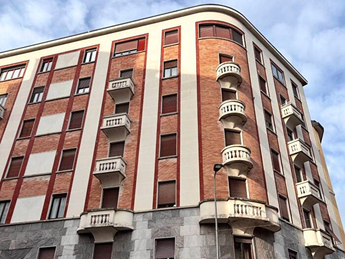 Appartamento trilocale in affitto in Via Verona, Porta Romana Medaglie dOro, Milano