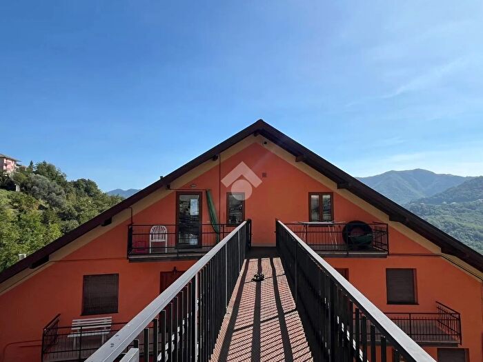 Appartamento quadrilocale in vendita in Via Bandie, Moconesi