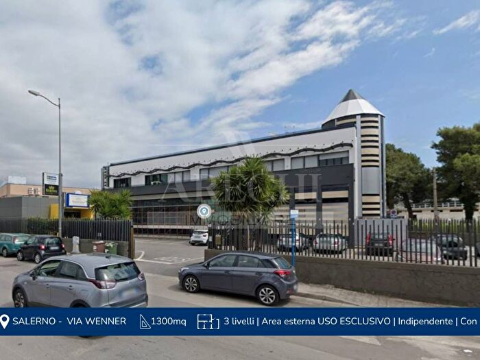 Casa in affitto in Via Roberto Wenner, Zona Industriale San Leonardo, Salerno
