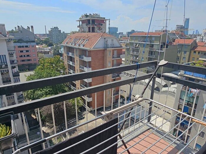 Appartamento bilocale in affitto in Via Arcivescovo Romilli, Corvetto, Milano