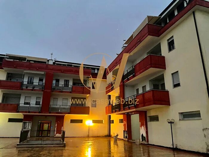 Appartamento quadrilocale in affitto in Via Regalone, Casagiove