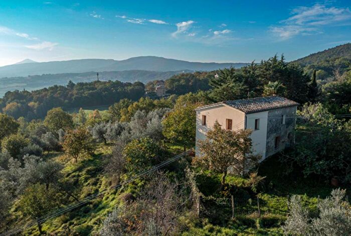 Casa in vendita in Sarteano