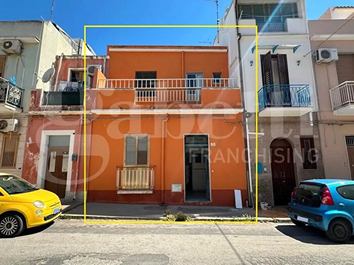 Casa quadrilocale in vendita in Via Padre Massimiliano Kolbe, Avola