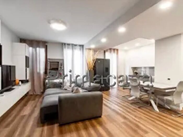 Appartamento quadrilocale in vendita in Ciro Menotti, Carpi